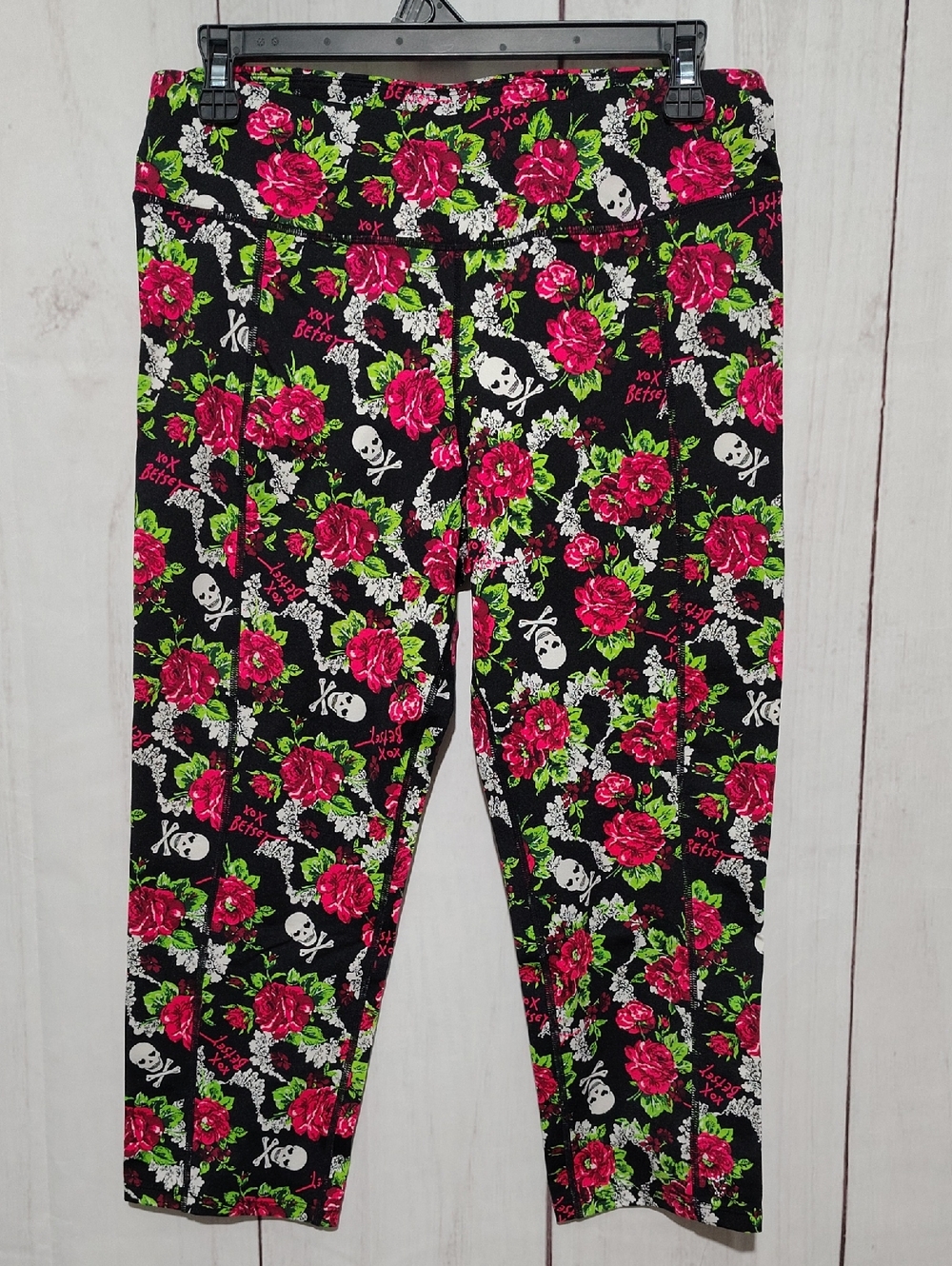 Xoxo Betsey Johnson Black Leggings with Hot Pink Roses & White Skulls Size Lg